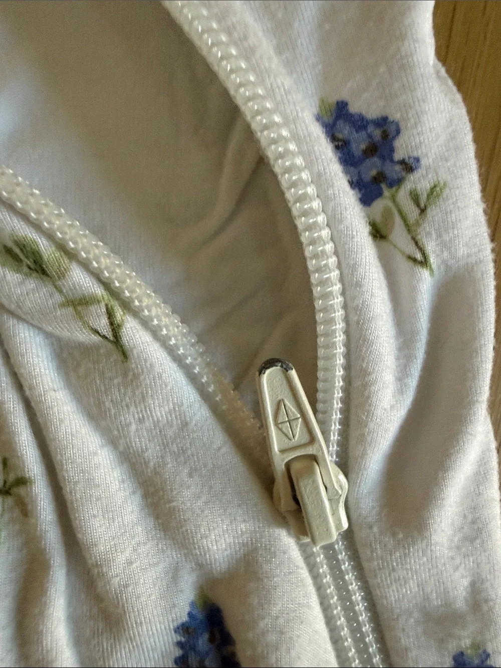 Kyte BABY White Sleep Sack with Blue Floral Print Medium -.5 tog